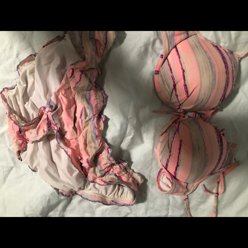 Victoria’s Secret bikini
